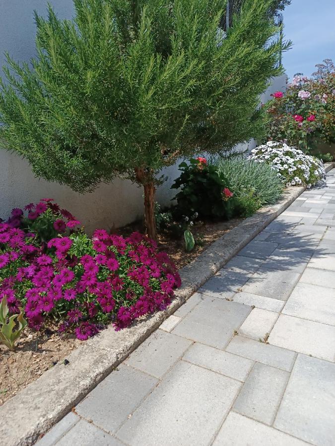 Tonina Apartment - house w free parking, terrace, garden, BBQ Split Buitenkant foto