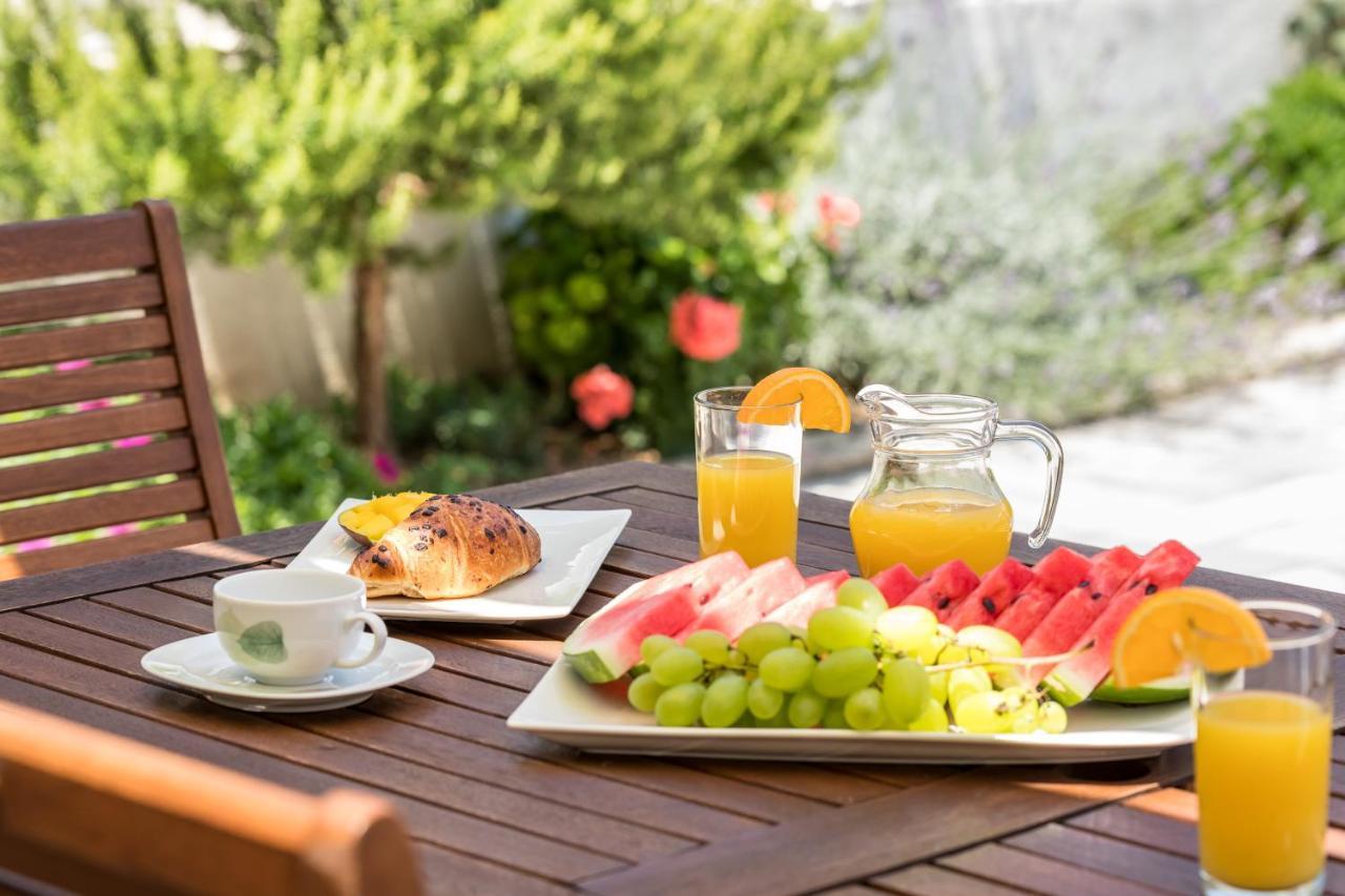 Tonina Apartment - house w free parking, terrace, garden, BBQ Split Buitenkant foto